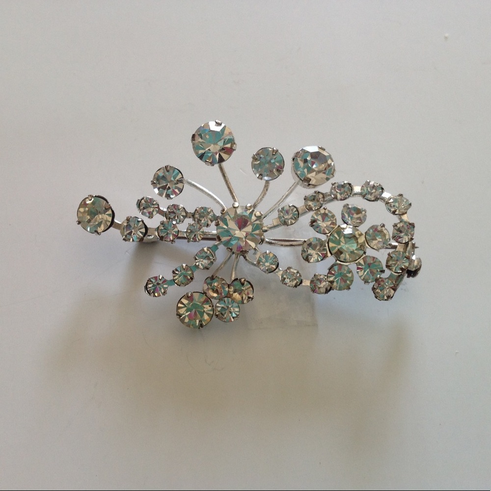 Vintage silver rhinestone brooch